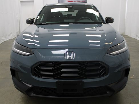 Used 2024 Honda HR-V Sport image 2