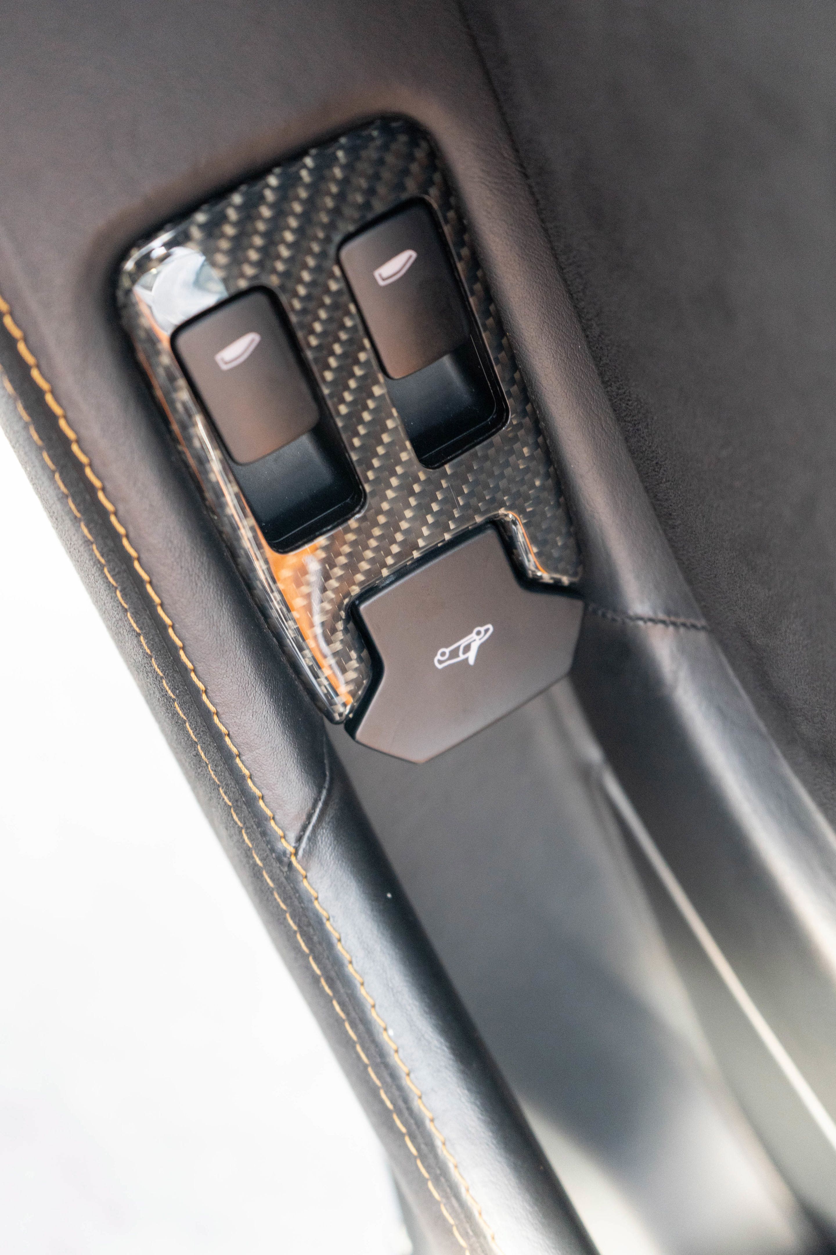 Used 2013 McLaren MP4-12C Spider RWD image 14