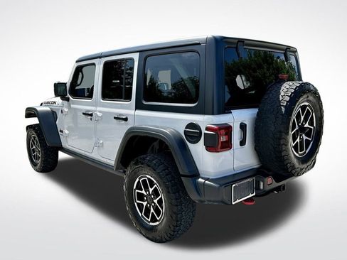 Used 2024 Jeep Wrangler Unlimited Rubicon AWD/4WD image 4