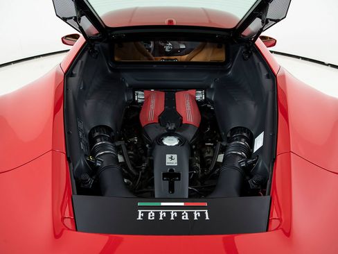 Certified 2017 Ferrari 488 GTB RWD image 28