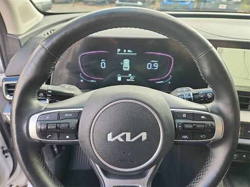 Used 2023 Kia Sportage EX image 20