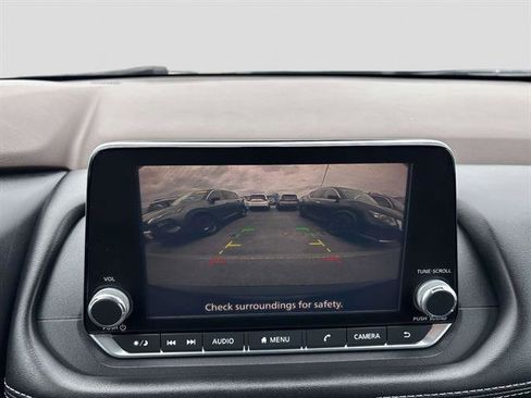 Used 2021 Nissan Rogue S image 22