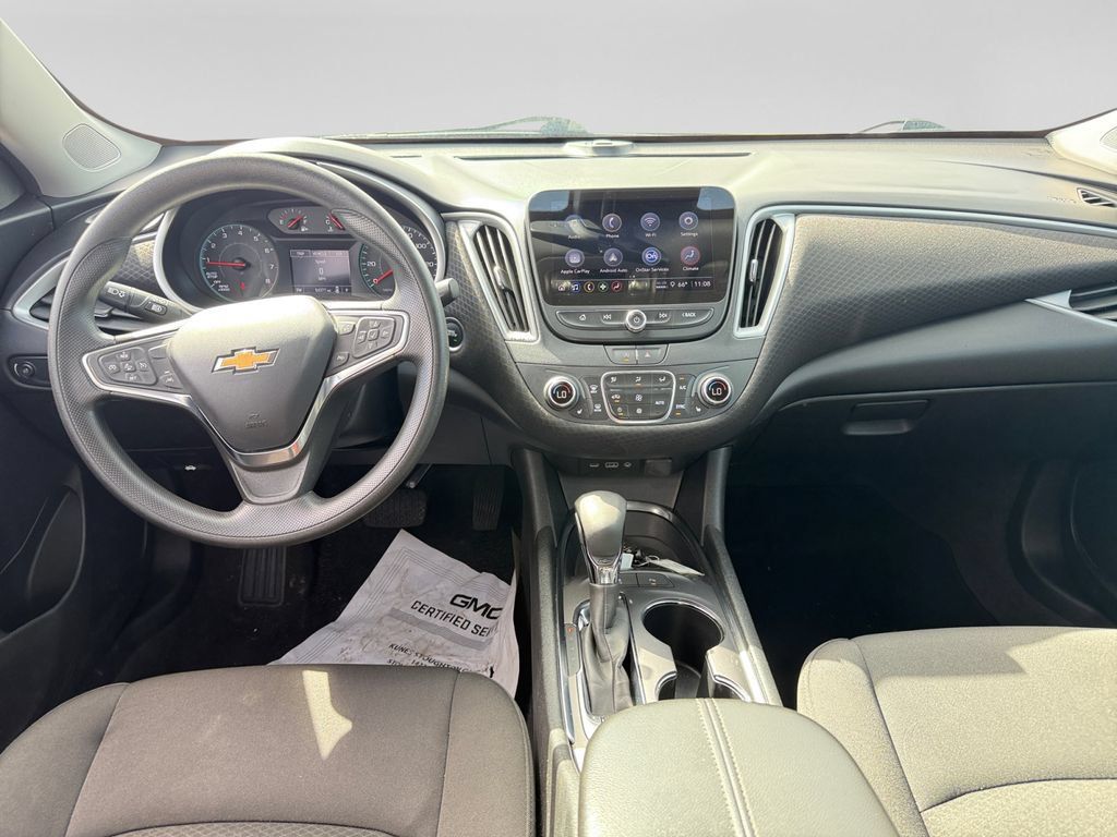 Used 2025 Chevrolet Malibu LT FWD image 23