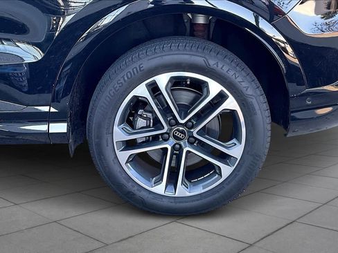 Certified 2025 Audi Q5 Premium w/ Convenience Package image 10