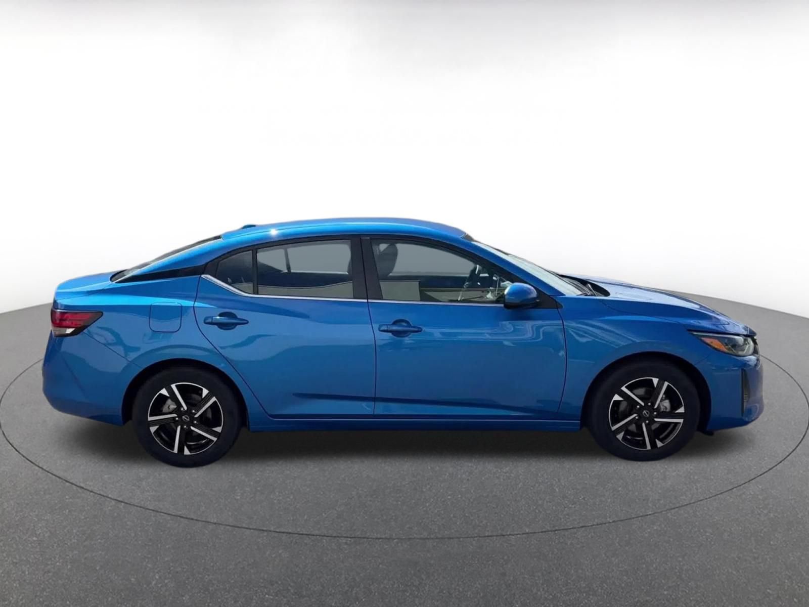 Used 2025 Nissan Sentra SV FWD image 15