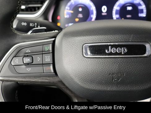 Used 2024 Jeep Grand Cherokee Limited w/ Luxury Tech Group II RWD image 8