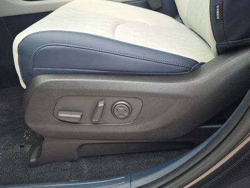 New 2026 Kia Carnival EX FWD image 22