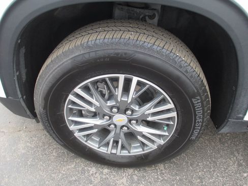 Used 2024 Chevrolet Traverse LS image 13