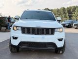 Used 2018 Jeep Grand Cherokee Laredo image 2