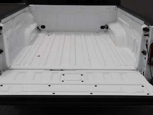 Used 2024 Jeep Gladiator Sport image 9