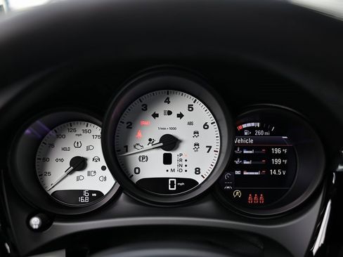 New 2026 Porsche Macan image 36