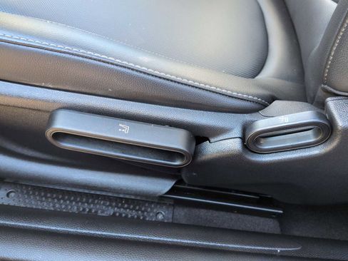 Used 2019 MINI Cooper 2-Door Hardtop image 18