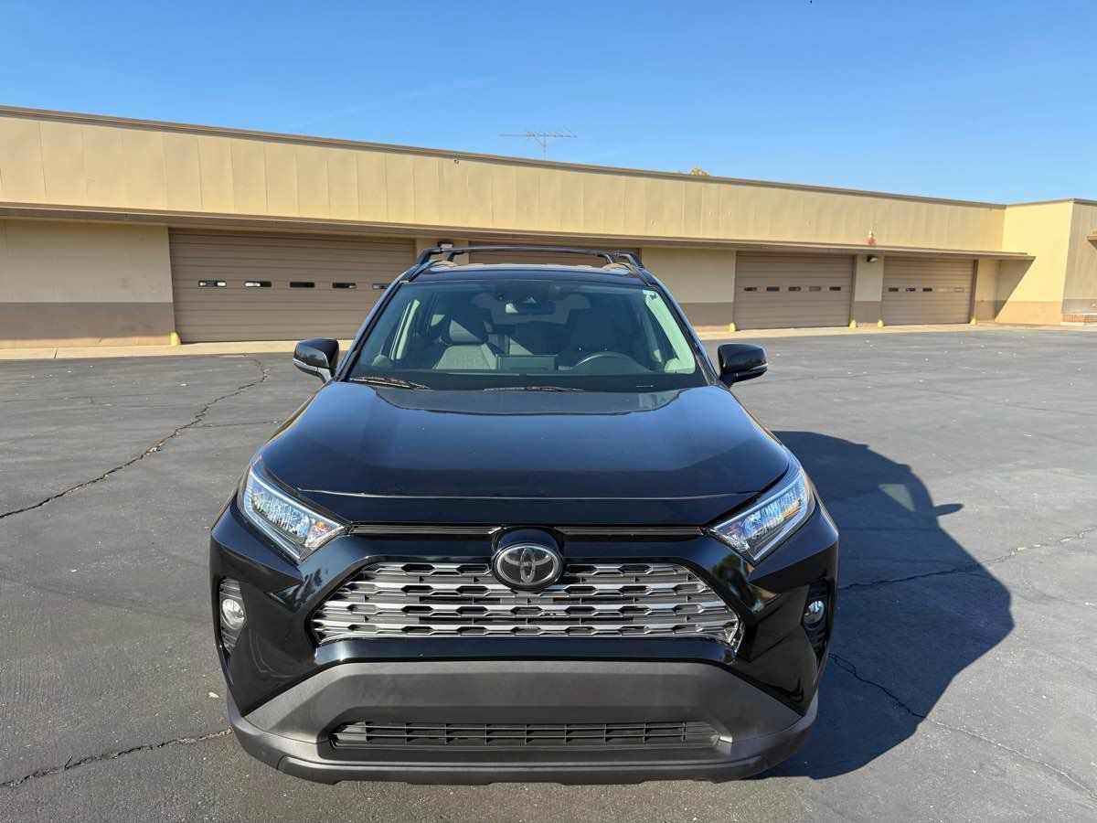Used 2019 Toyota RAV4 XLE w/ Convenience Package AWD/4WD image 2
