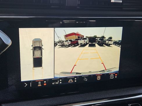 Used 2024 GMC Sierra 2500 AT4 w/ AT4 Premium Plus Package AWD/4WD image 8