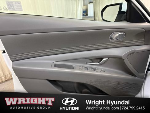 Used 2025 Hyundai Elantra SEL FWD image 9