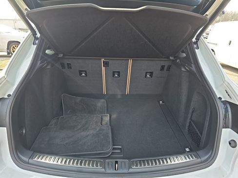 Used 2024 Porsche Macan image 13