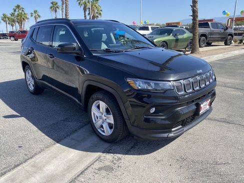 Used 2022 Jeep Compass Latitude FWD image 36