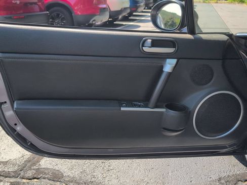 Used 2007 MAZDA MX-5 Miata Grand Touring w/ Premium Pkg RWD image 8