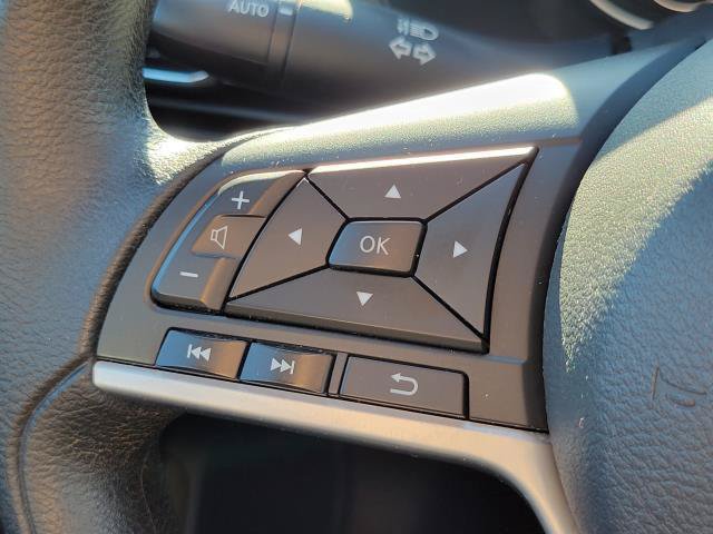 Used 2025 Nissan Altima 2.5 SV FWD image 15
