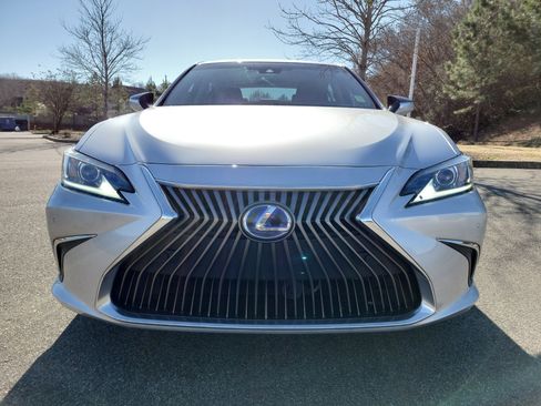 Used 2021 Lexus ES 300h w/ Premium Package image 22