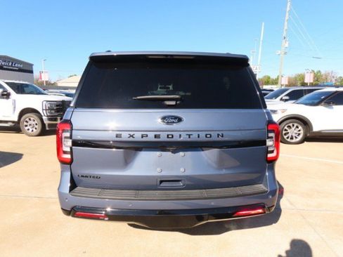 Used 2022 Ford Expedition Max Limited image 11