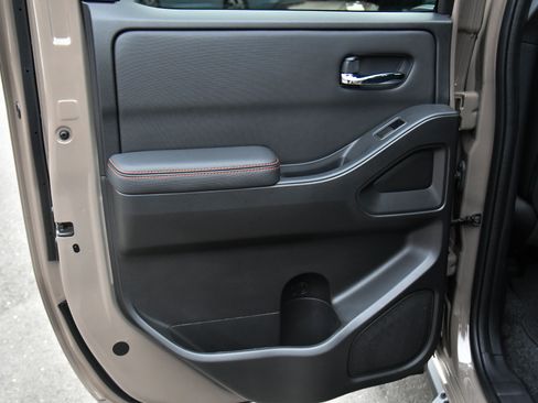 Used 2023 Nissan Frontier Pro-X w/ Pro Convenience Package image 39