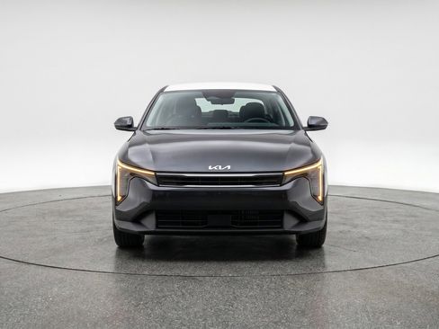 Used 2025 Kia K4 FWD image 2