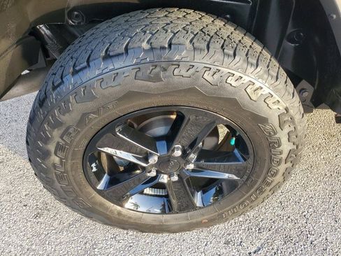 Used 2021 Jeep Wrangler Unlimited Sahara image 9