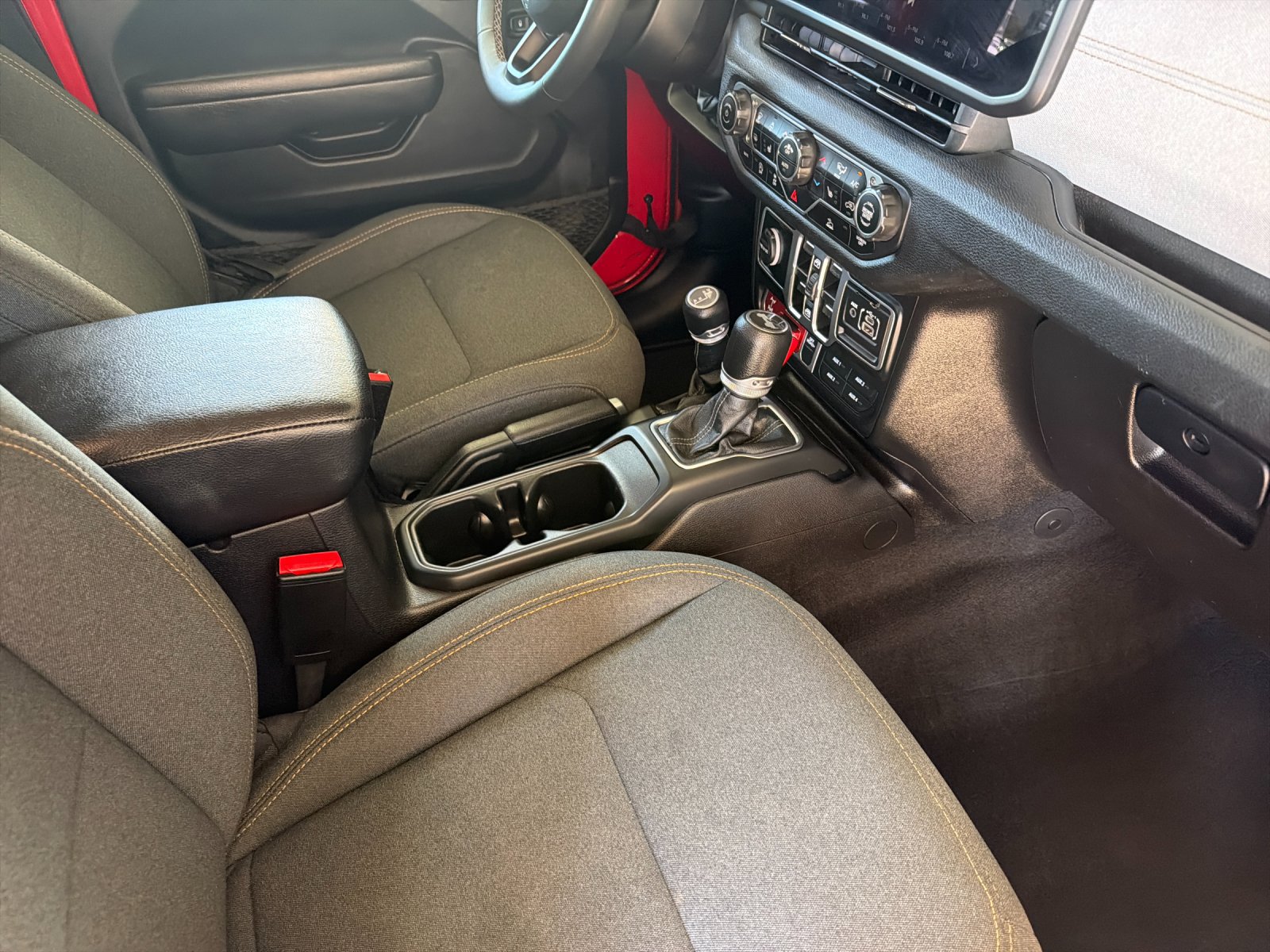 Used 2025 Jeep Wrangler Unlimited Sport AWD/4WD image 17