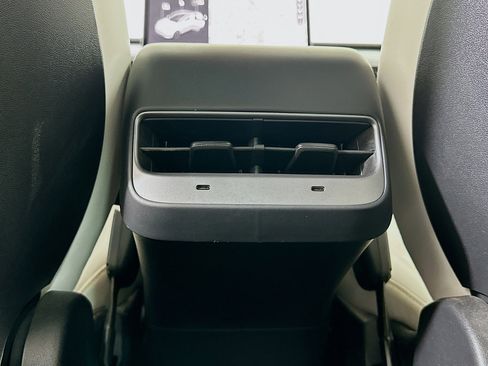 Used 2021 Tesla Model Y Long Range image 26