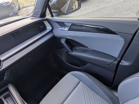 New 2026 Volkswagen Tiguan SE R-Line image 18