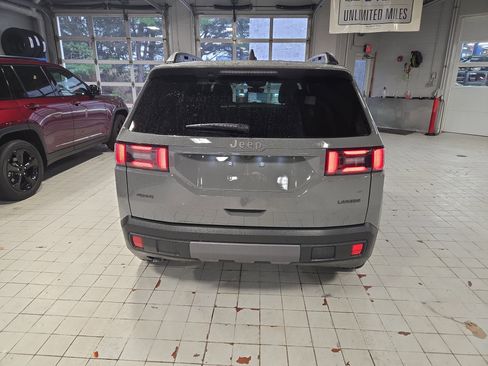 New 2026 Jeep Cherokee Laredo image 4