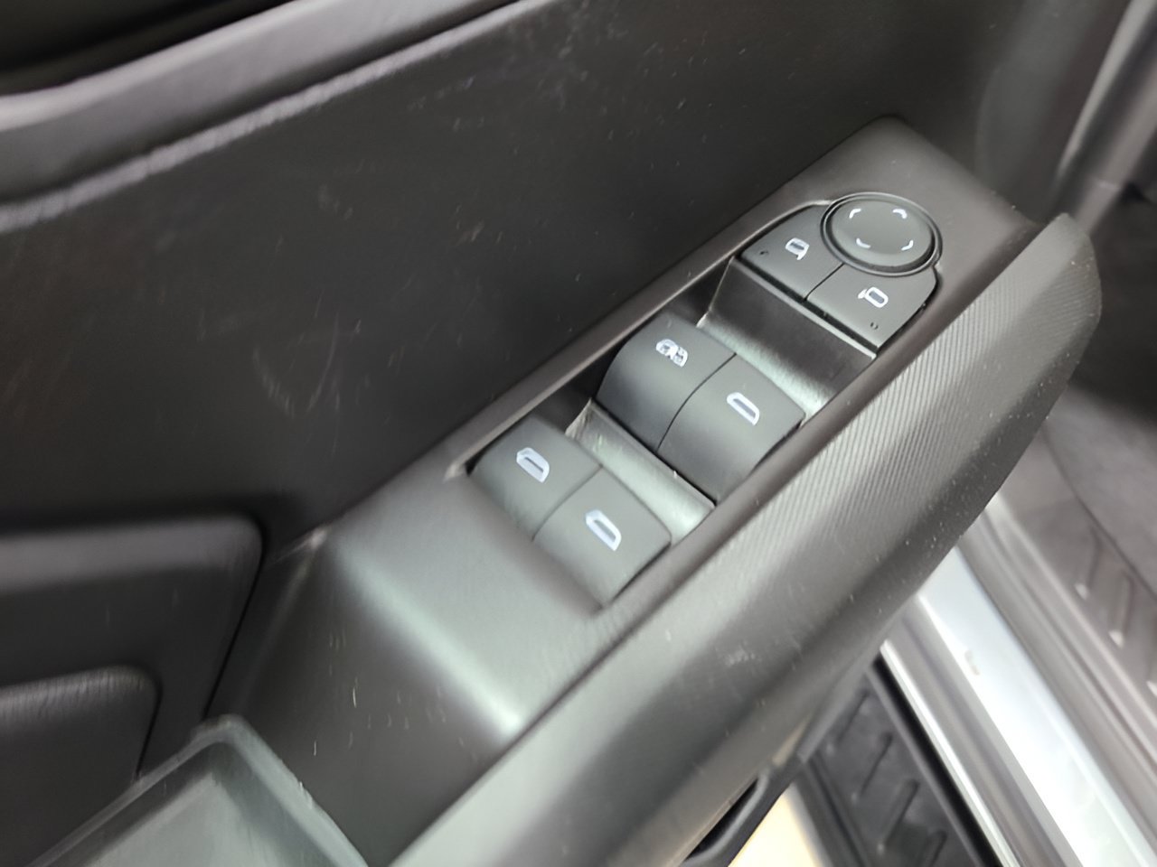 Used 2024 Chevrolet Colorado Trail Boss w/ Advanced Trailering Package AWD/4WD image 20