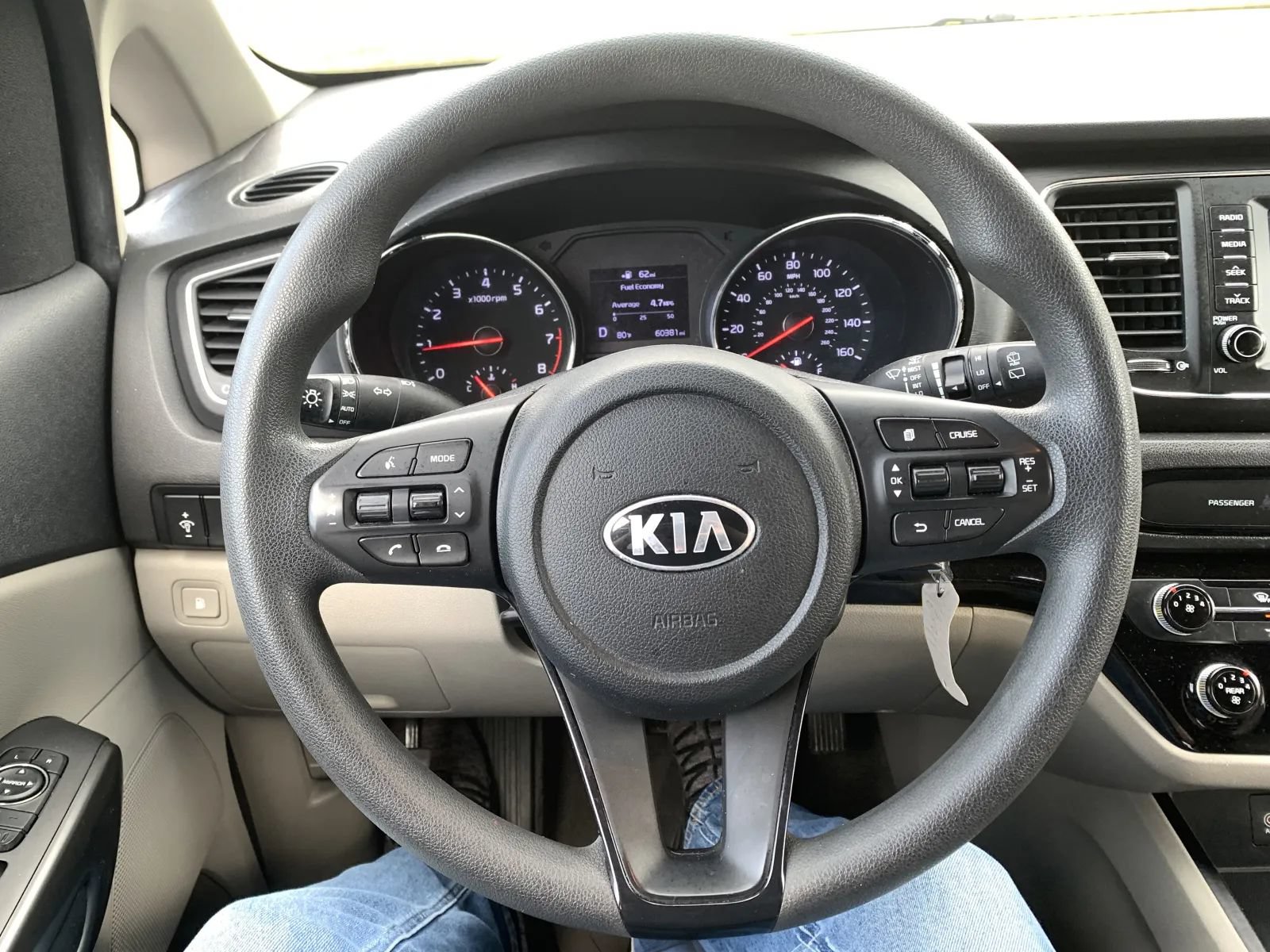Used 2021 Kia Sedona LX FWD image 13