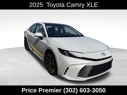 Used 2025 Toyota Camry XLE image 1