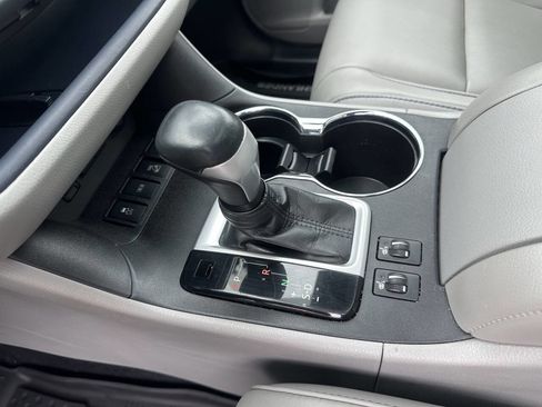 Used 2018 Toyota Highlander XLE image 34