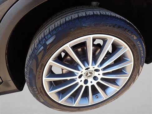 Used 2022 Mercedes-Benz GLC 300 4MATIC image 7