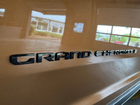 New 2026 Jeep Grand Cherokee L Limited AWD/4WD image 14