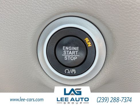 Used 2019 Chrysler Pacifica Touring-L FWD image 29