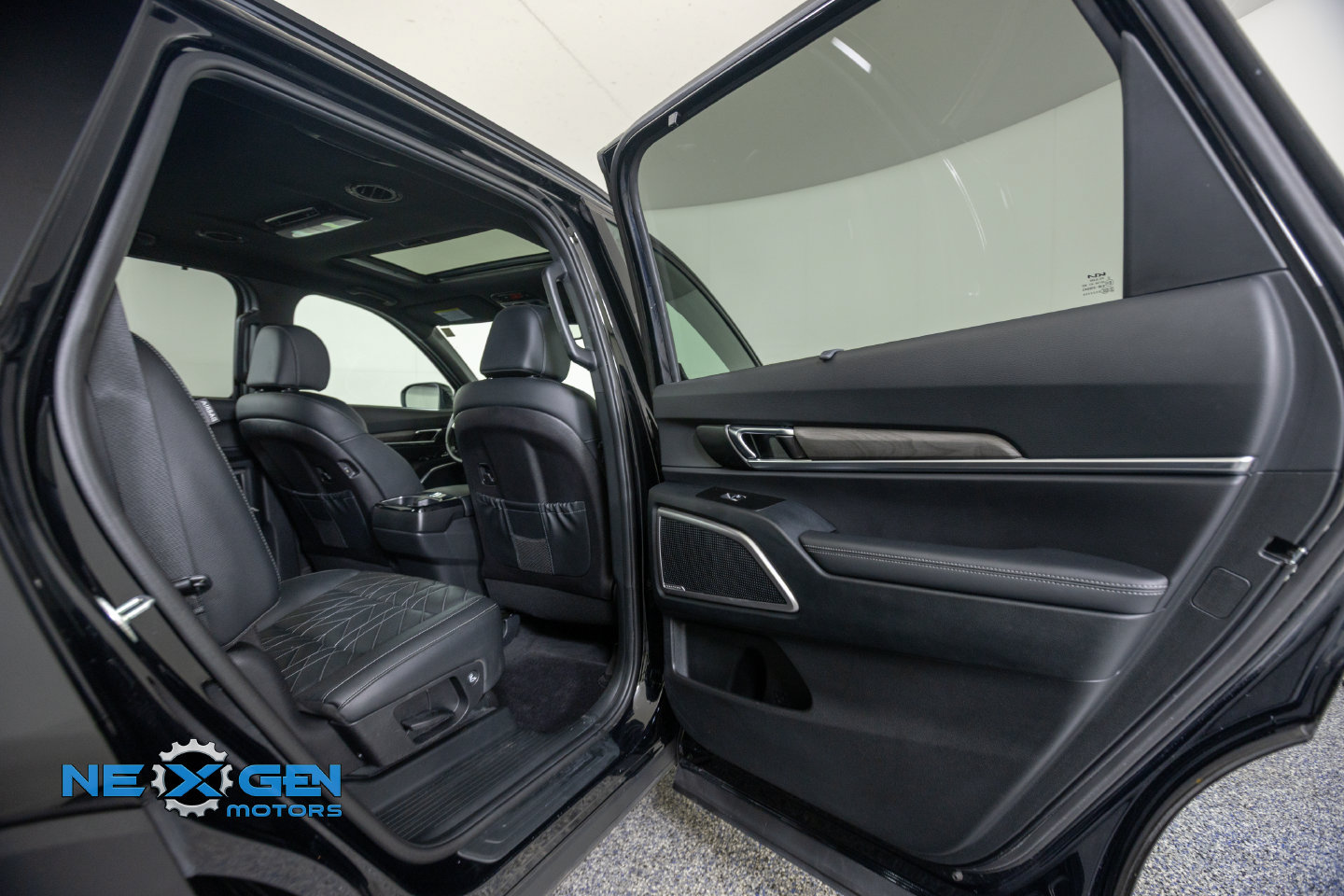 Used 2024 Kia Telluride EX X-Line AWD/4WD image 36