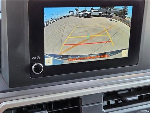 Certified 2025 Toyota Tacoma SR5 AWD/4WD image 12
