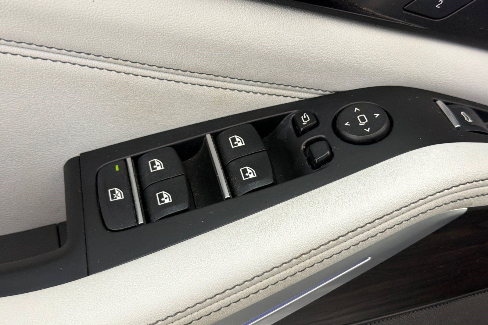 Used 2024 BMW X5 sDrive40i w/ Premium Package RWD image 14