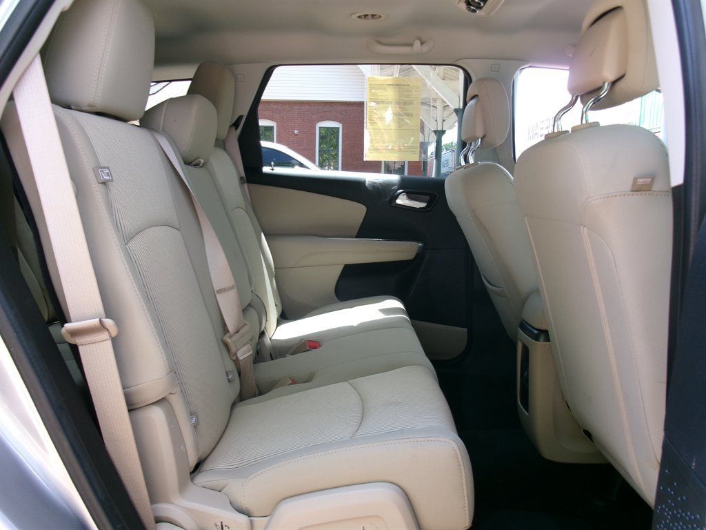 Used 2018 Dodge Journey SXT w/ Safe & Sound Group FWD image 27