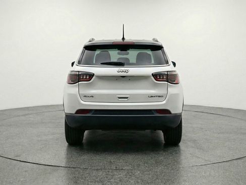 Used 2025 Jeep Compass Limited image 6