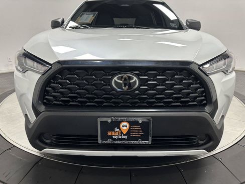 Used 2025 Toyota Corolla Cross L FWD image 5