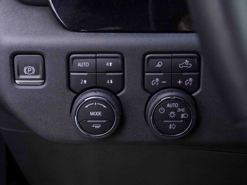 Used 2023 Chevrolet Silverado 1500 LTZ image 17