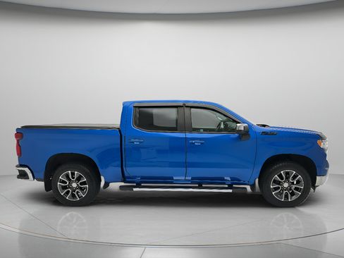 Used 2023 Chevrolet Silverado 1500 LT AWD/4WD image 4