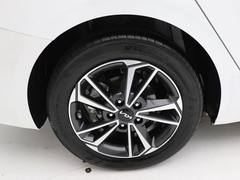 Used 2024 Kia Forte LXS image 10