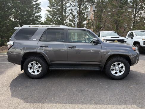 Used 2016 Toyota 4Runner SR5 Premium AWD/4WD image 11