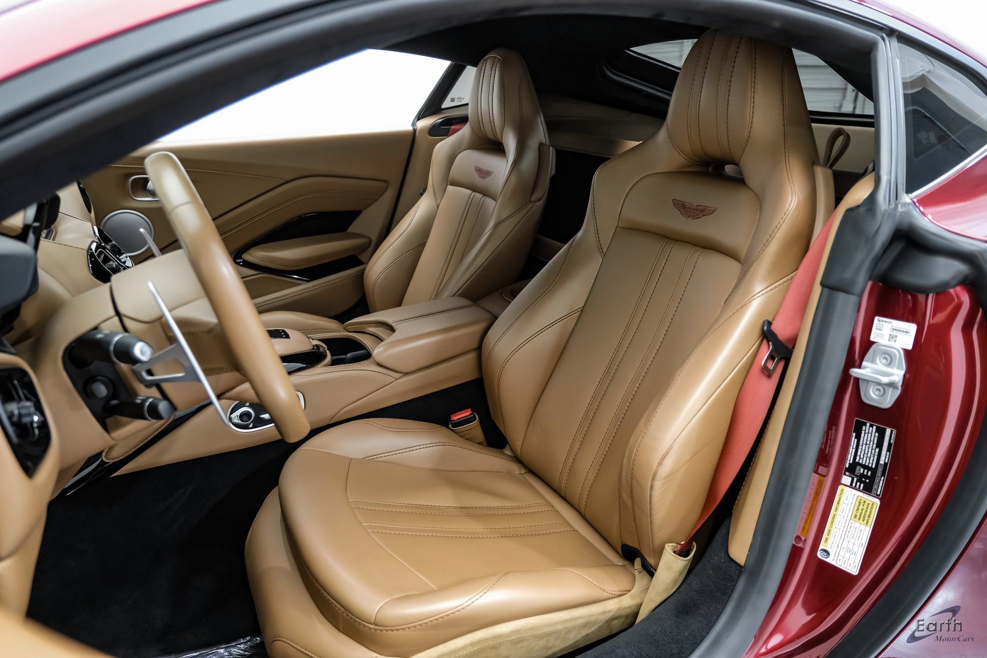 Used 2020 Aston Martin V8 Vantage Coupe RWD image 41